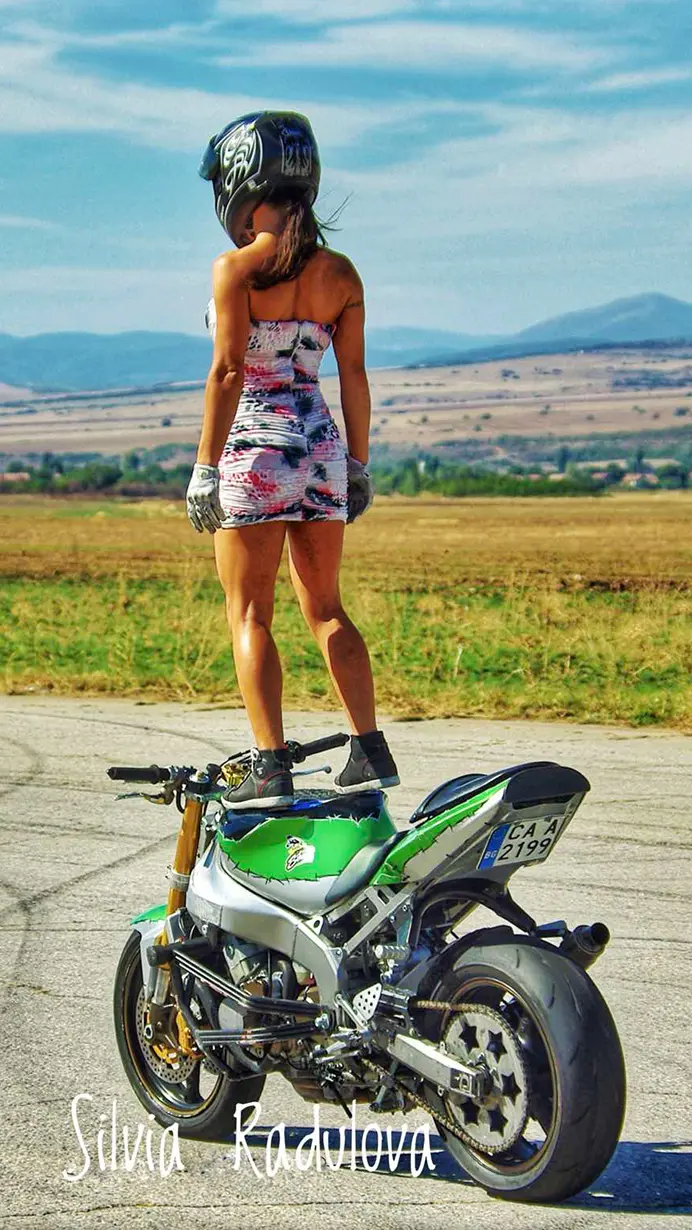 Silvia Radulova :: Motobikes