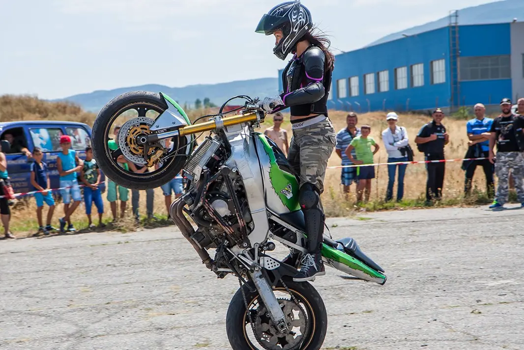 Silvia Radulova STUNT rider