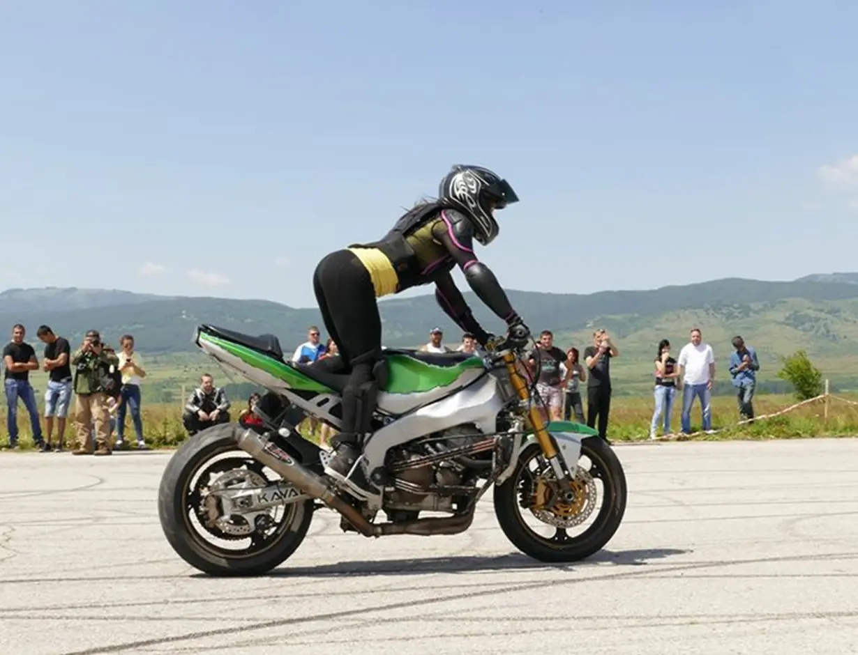 Silvia Radulova :: Motobikes