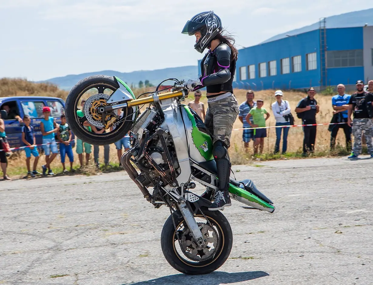 Silvia Radulova :: Motobikes
